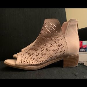 Sugar kids bootie shoes size 2